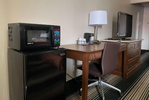 Super 8 by Wyndham Junction City image 12