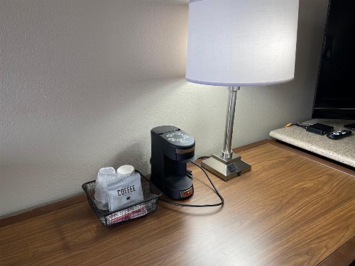 Super 8 by Wyndham Junction City image 26