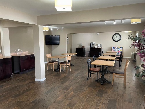 Super 8 by Wyndham Junction City image 28